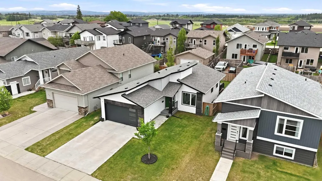 77 Murphy Close Blackfalds AB T4M 0H5