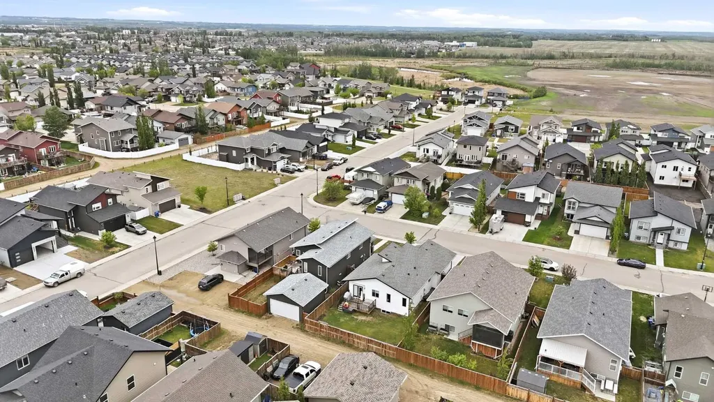 77 Murphy Close Blackfalds AB T4M 0H5