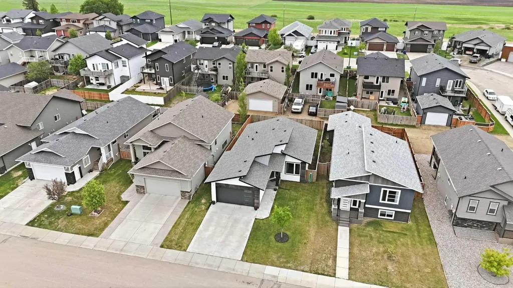 77 Murphy Close Blackfalds AB T4M 0H5