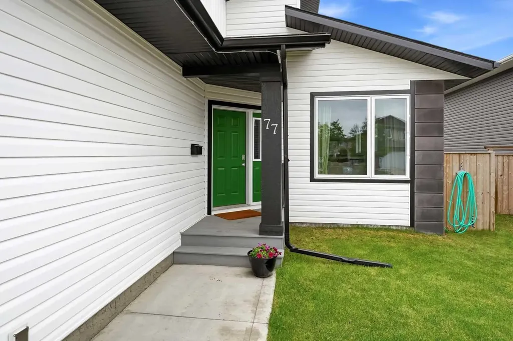 77 Murphy Close Blackfalds AB T4M 0H5