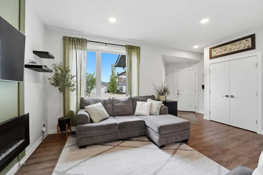77 Murphy Close Blackfalds AB T4M 0H5