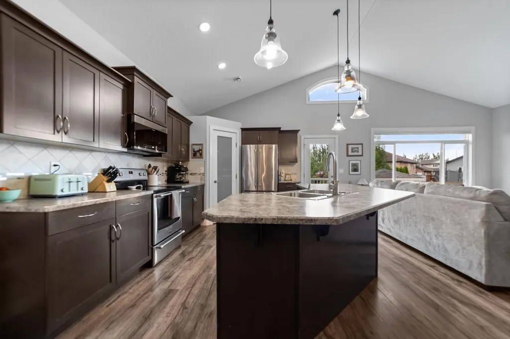 3419 51 Street Camrose AB T4V 5J2