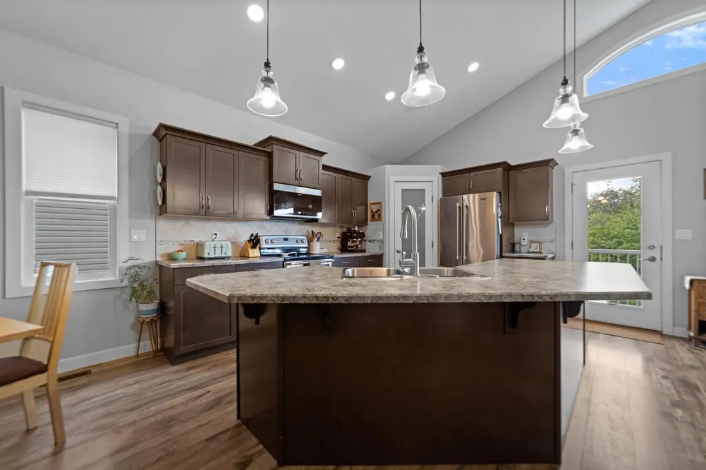 3419 51 Street Camrose AB T4V 5J2