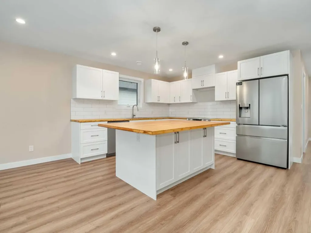 4818 72 Avenue Taber AB T1G 0G7