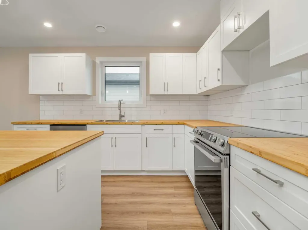 4818 72 Avenue Taber AB T1G 0G7