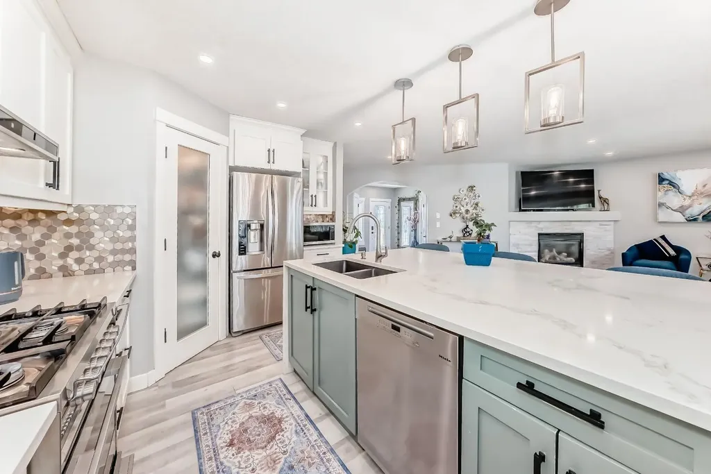 11961 Coventry Hills Way NE Calgary AB T3K 6J4