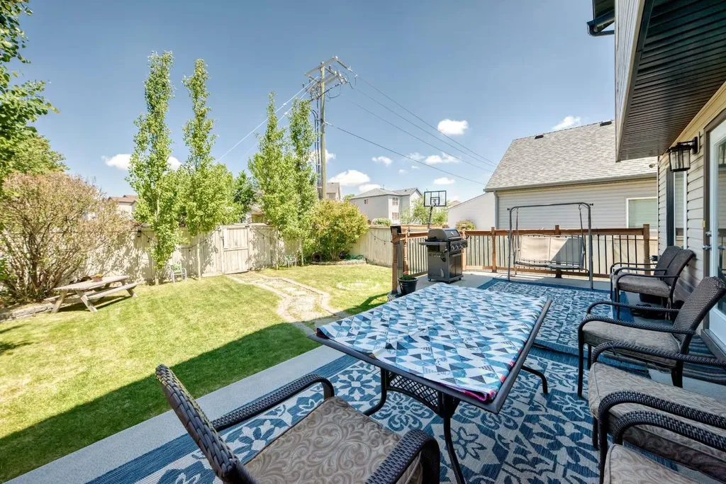 11961 Coventry Hills Way NE Calgary AB T3K 6J4