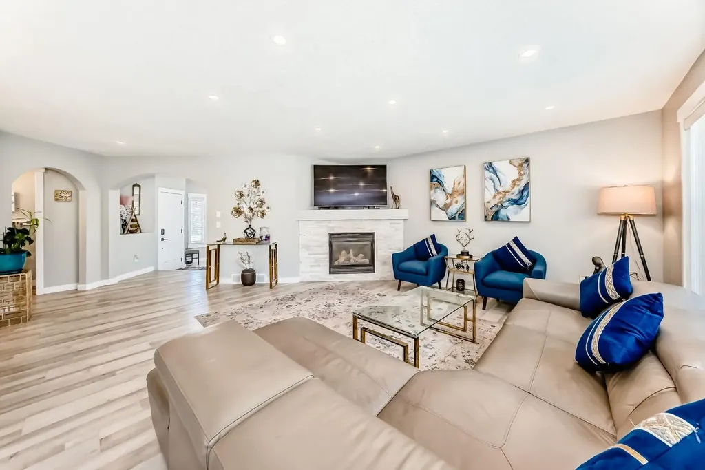 11961 Coventry Hills Way NE Calgary AB T3K 6J4
