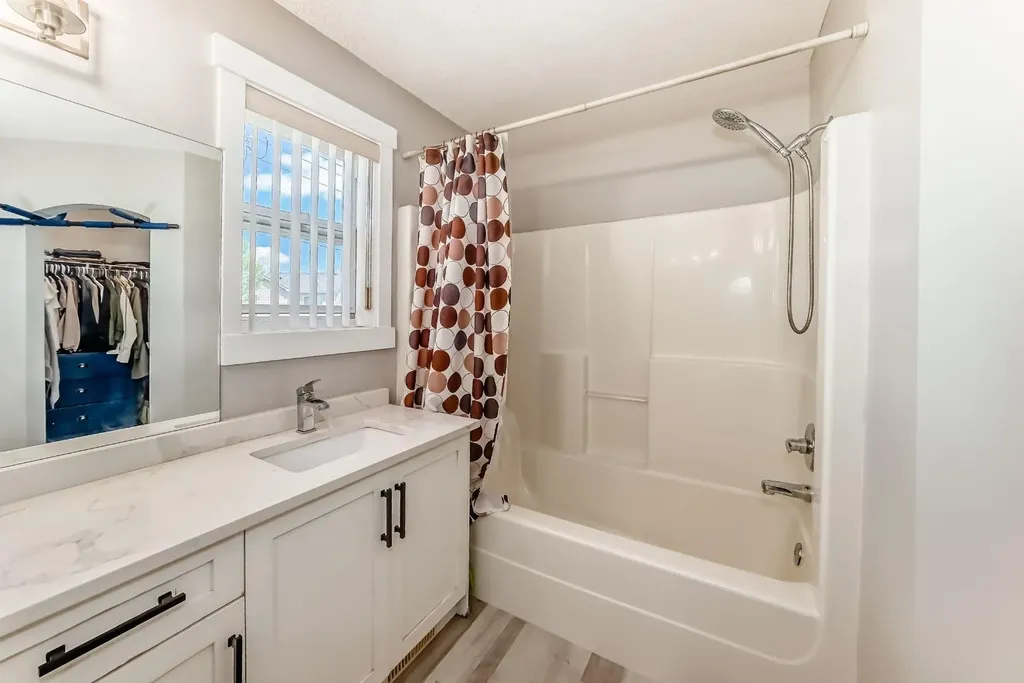 11961 Coventry Hills Way NE Calgary AB T3K 6J4