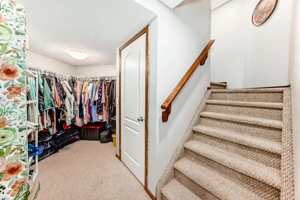 11961 Coventry Hills Way NE Calgary AB T3K 6J4