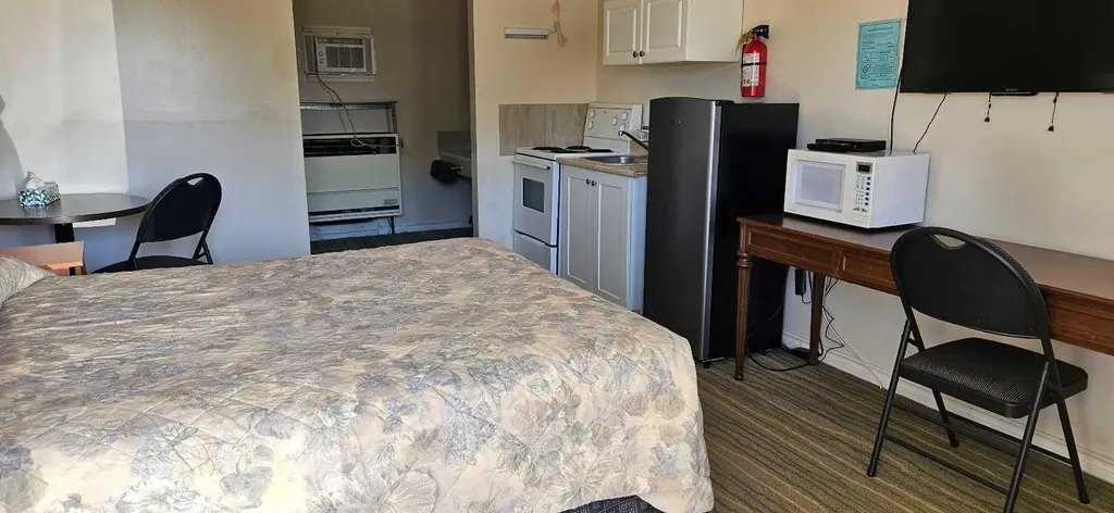 4605 50 Street Mayerthorpe AB T0E 1N0