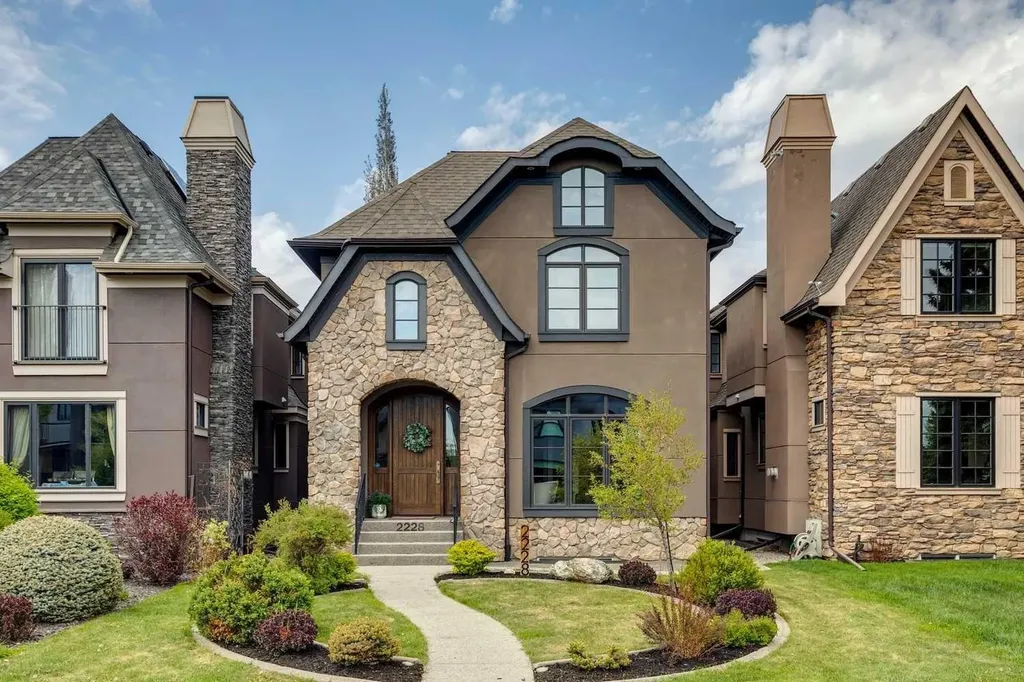 2228 Broadview Road NW Calgary AB T2N 3J2