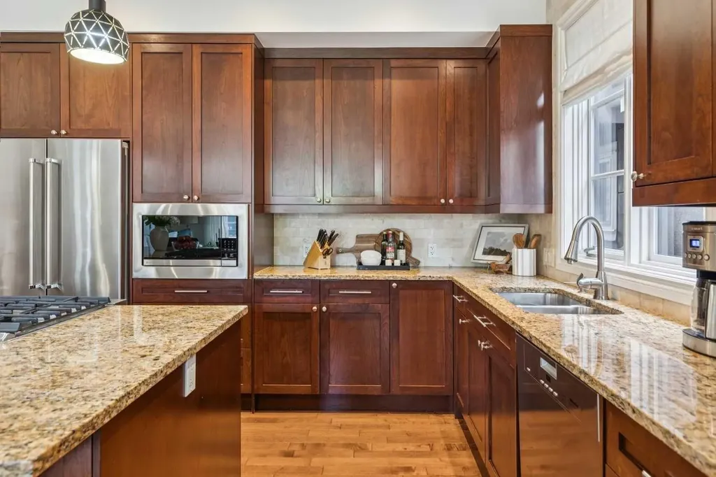 2228 Broadview Road NW Calgary AB T2N 3J2