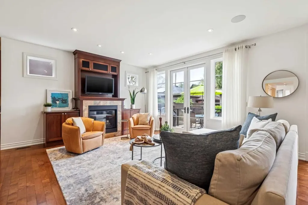 2228 Broadview Road NW Calgary AB T2N 3J2