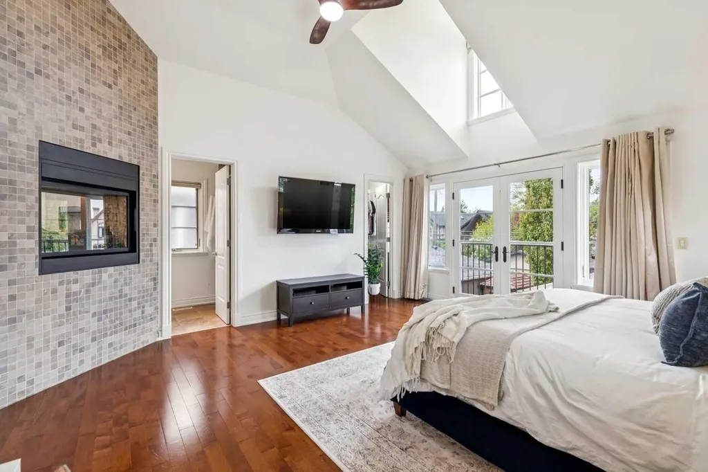 2228 Broadview Road NW Calgary AB T2N 3J2