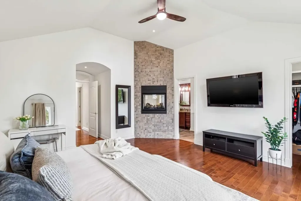 2228 Broadview Road NW Calgary AB T2N 3J2