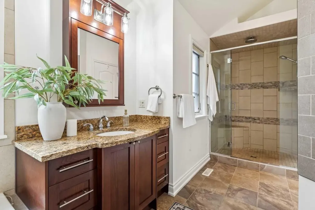 2228 Broadview Road NW Calgary AB T2N 3J2