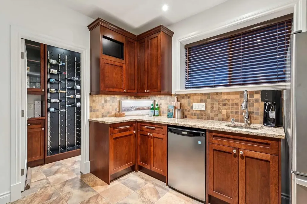 2228 Broadview Road NW Calgary AB T2N 3J2
