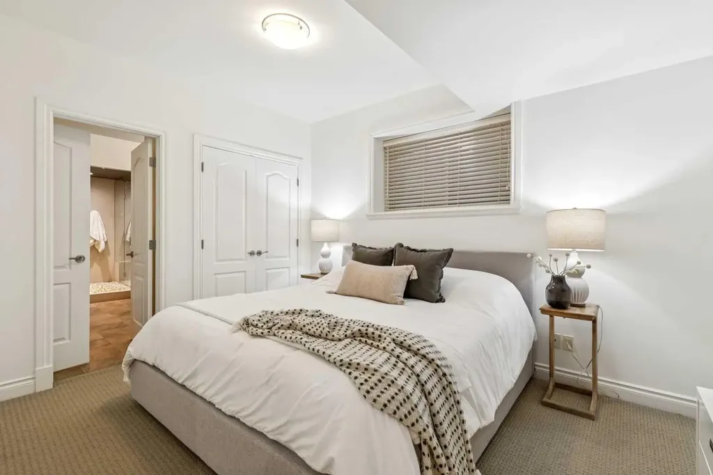 2228 Broadview Road NW Calgary AB T2N 3J2