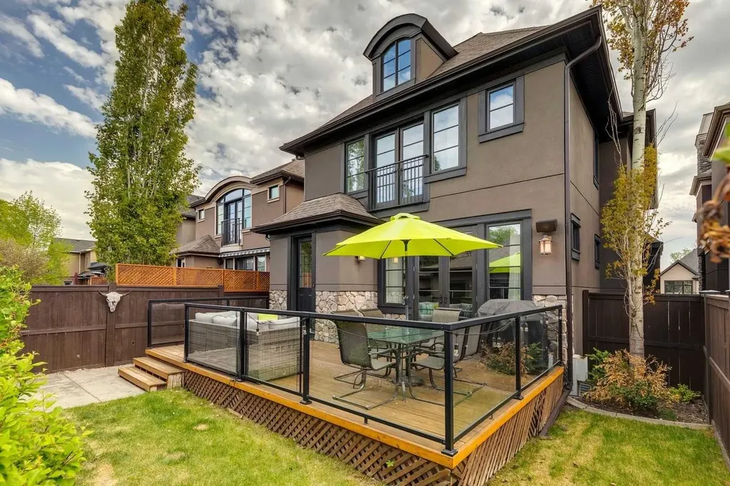 2228 Broadview Road NW Calgary AB T2N 3J2