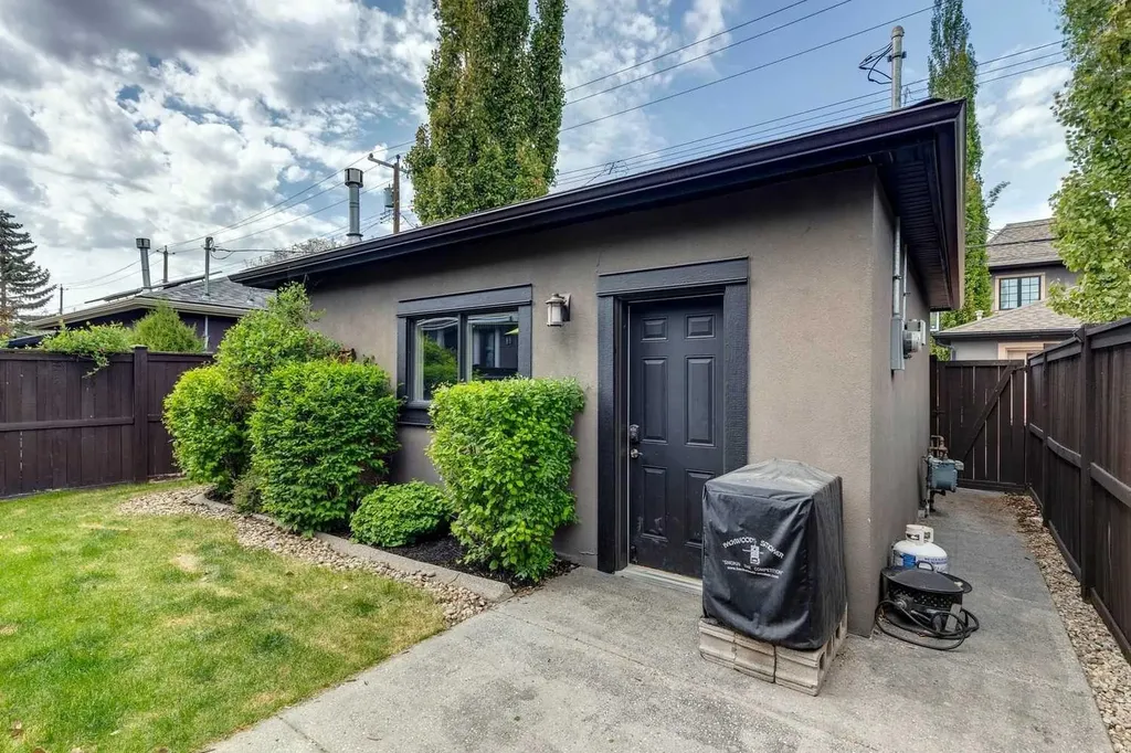 2228 Broadview Road NW Calgary AB T2N 3J2