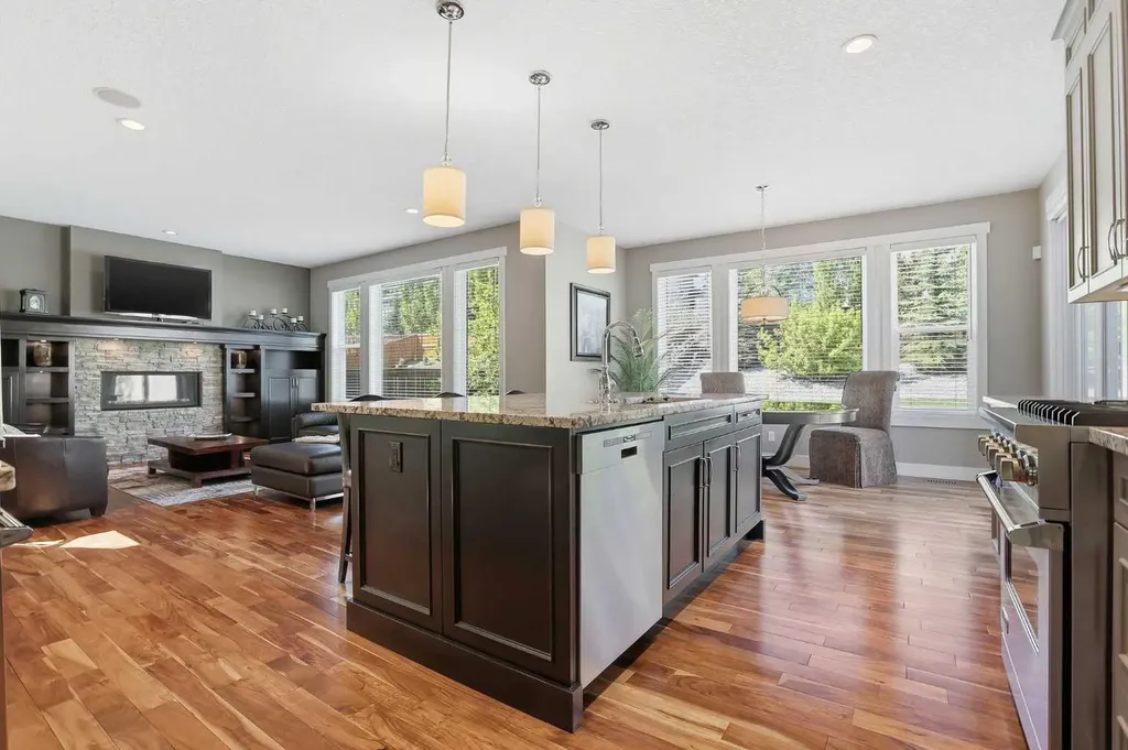 120 Fortress Bay SW Calgary AB T3H 0T3