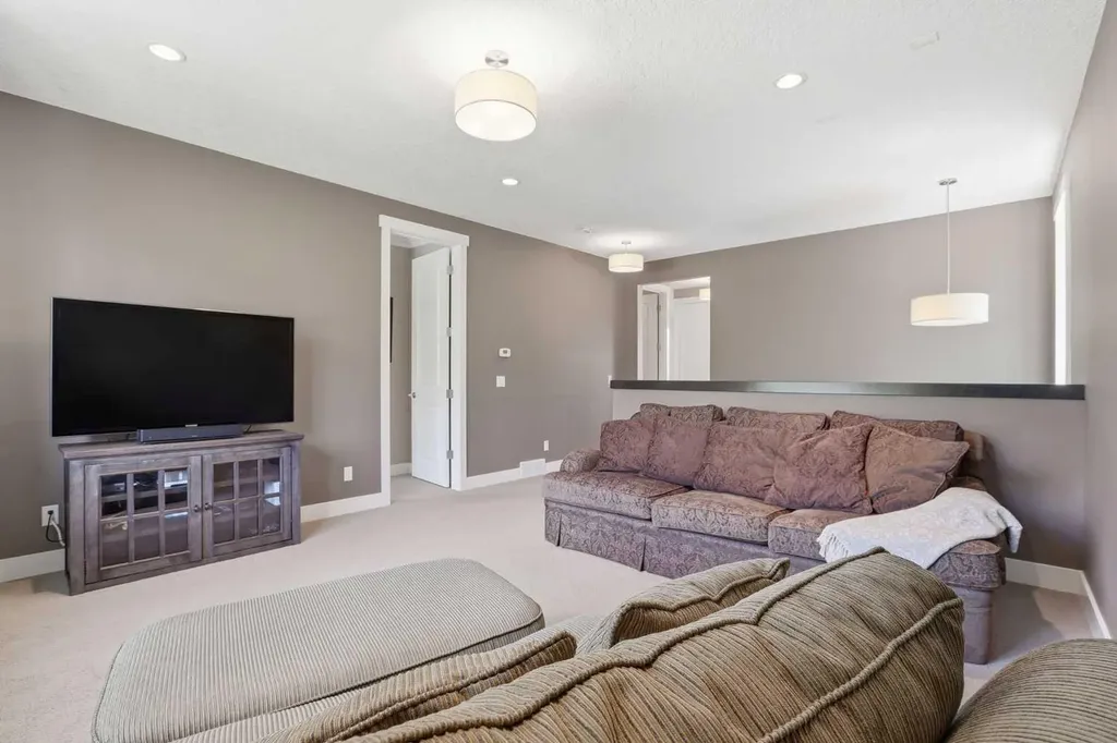 120 Fortress Bay SW Calgary AB T3H 0T3
