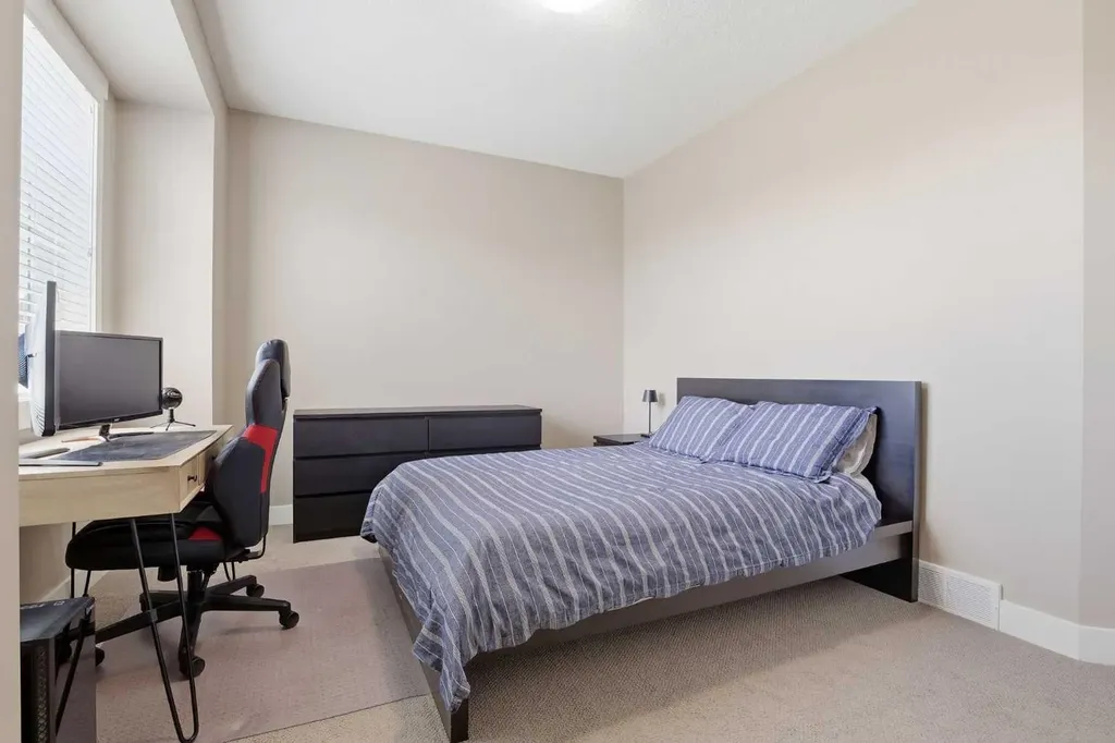 120 Fortress Bay SW Calgary AB T3H 0T3