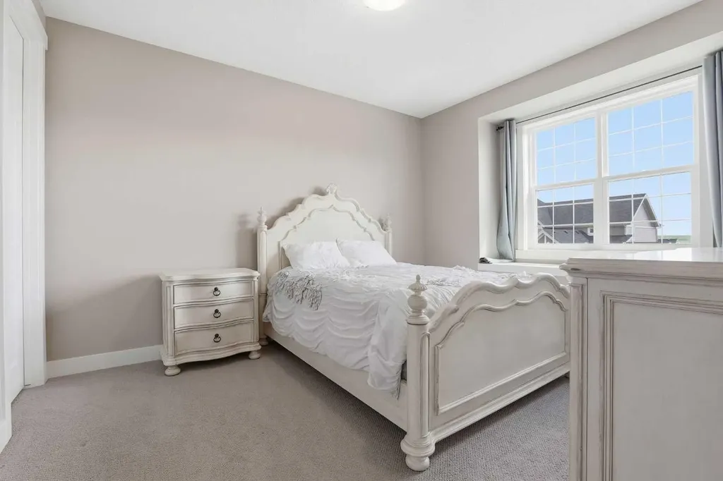 120 Fortress Bay SW Calgary AB T3H 0T3