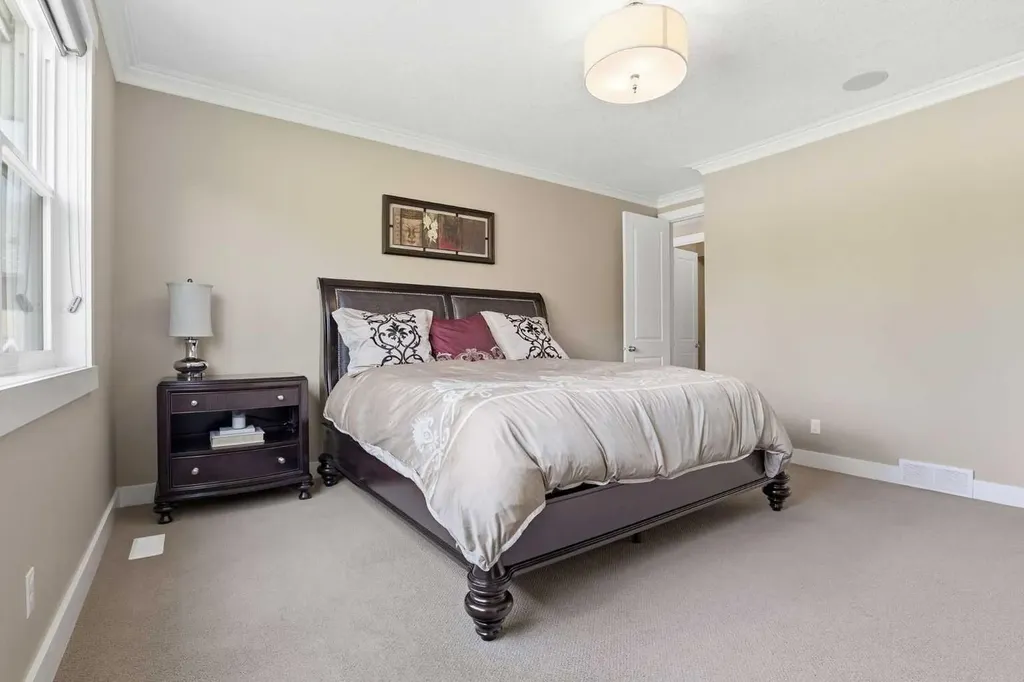120 Fortress Bay SW Calgary AB T3H 0T3