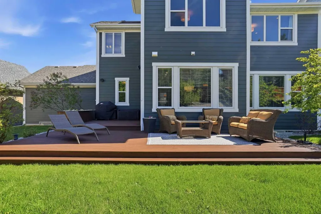 120 Fortress Bay SW Calgary AB T3H 0T3