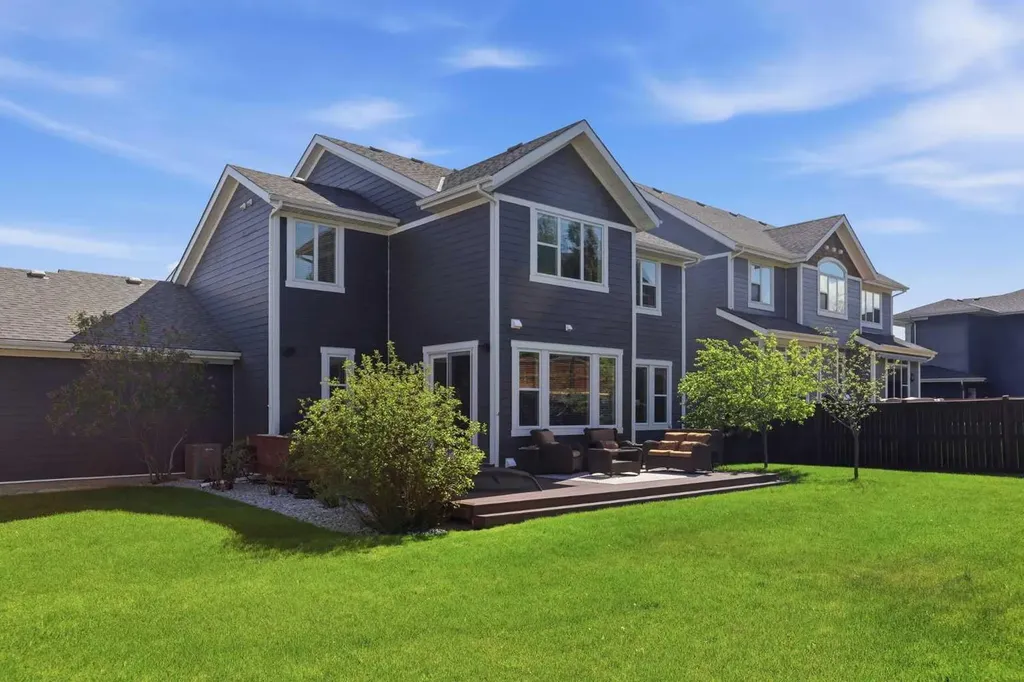 120 Fortress Bay SW Calgary AB T3H 0T3