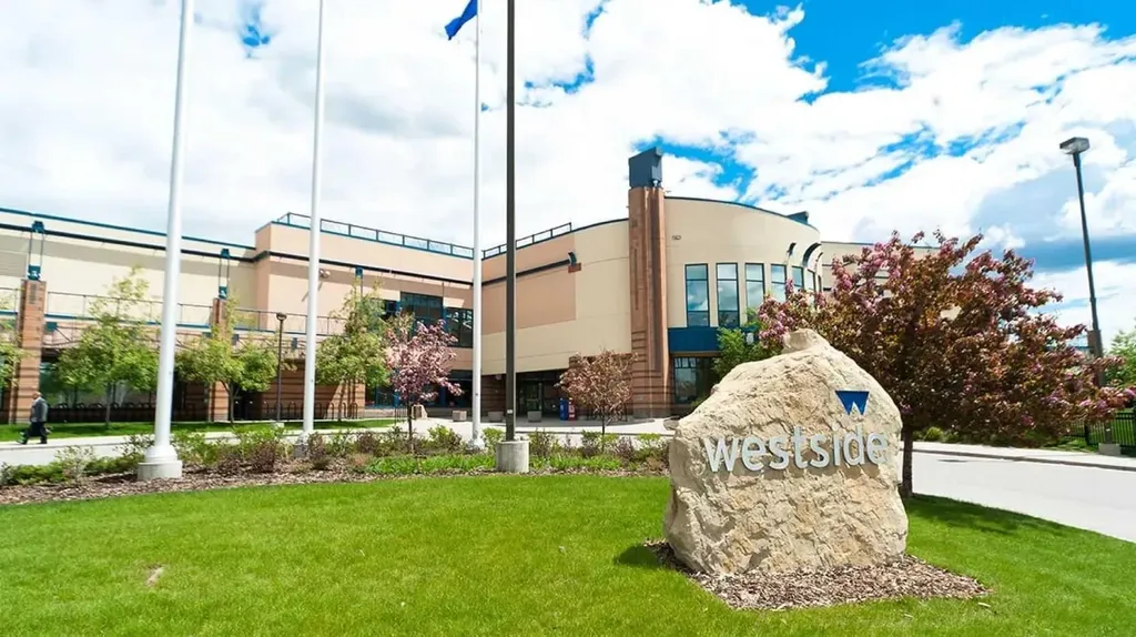 120 Fortress Bay SW Calgary AB T3H 0T3