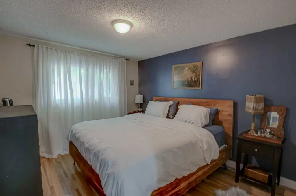 217 26 Avenue NE Calgary AB T2E 1Z1