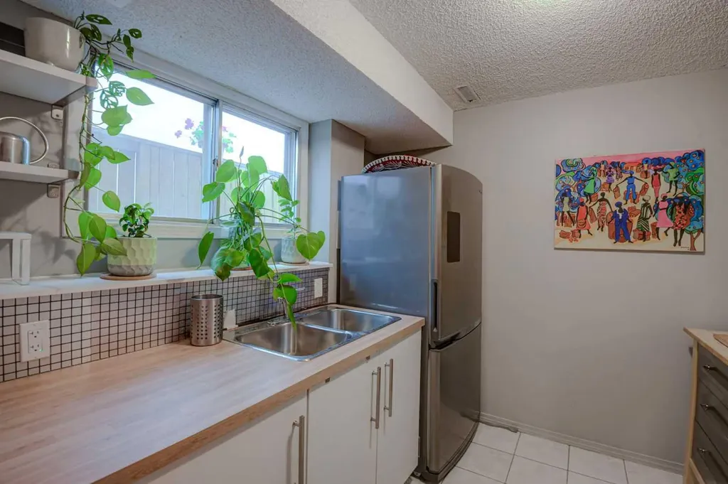 217 26 Avenue NE Calgary AB T2E 1Z1