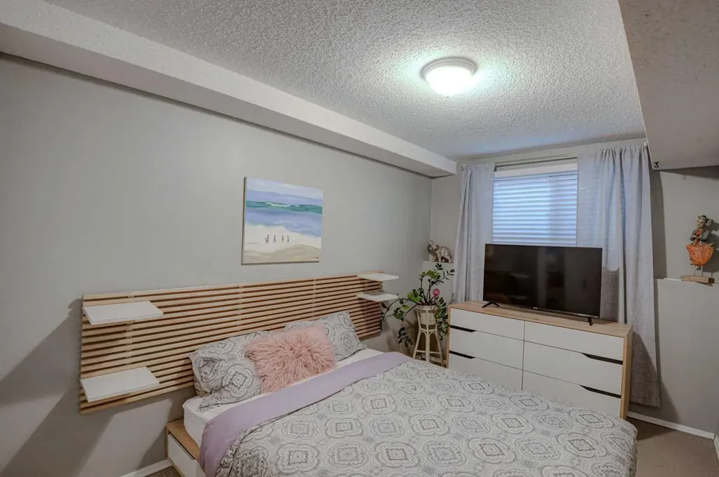 217 26 Avenue NE Calgary AB T2E 1Z1