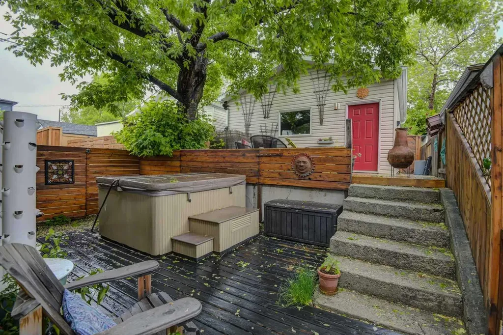 217 26 Avenue NE Calgary AB T2E 1Z1