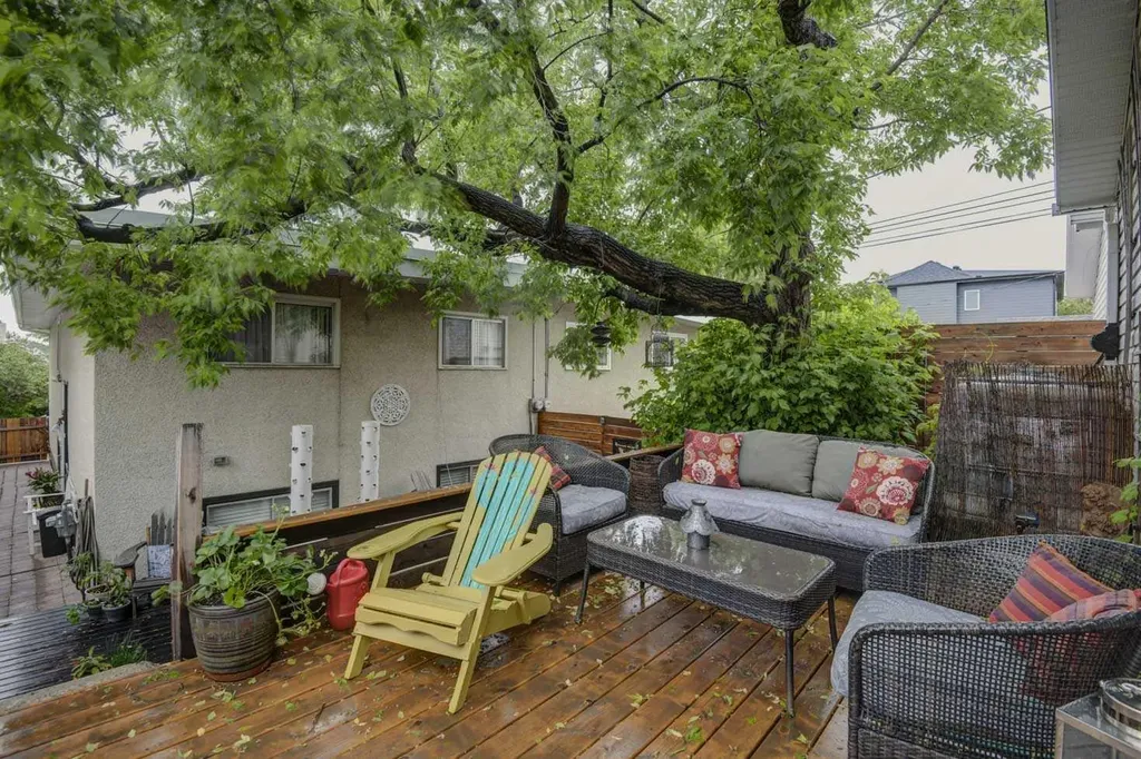 217 26 Avenue NE Calgary AB T2E 1Z1