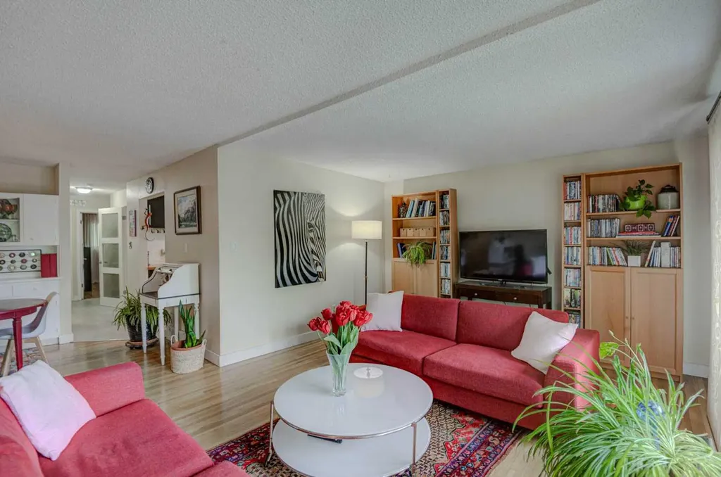 217 26 Avenue NE Calgary AB T2E 1Z1