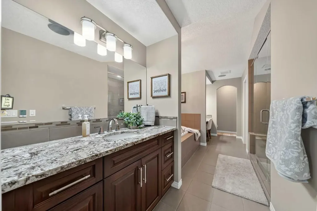 98 Auburn Sound Manor SE Calgary AB T3M 0R6