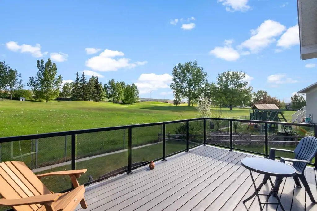 37 Riverview Close Cochrane AB T4C 1K7