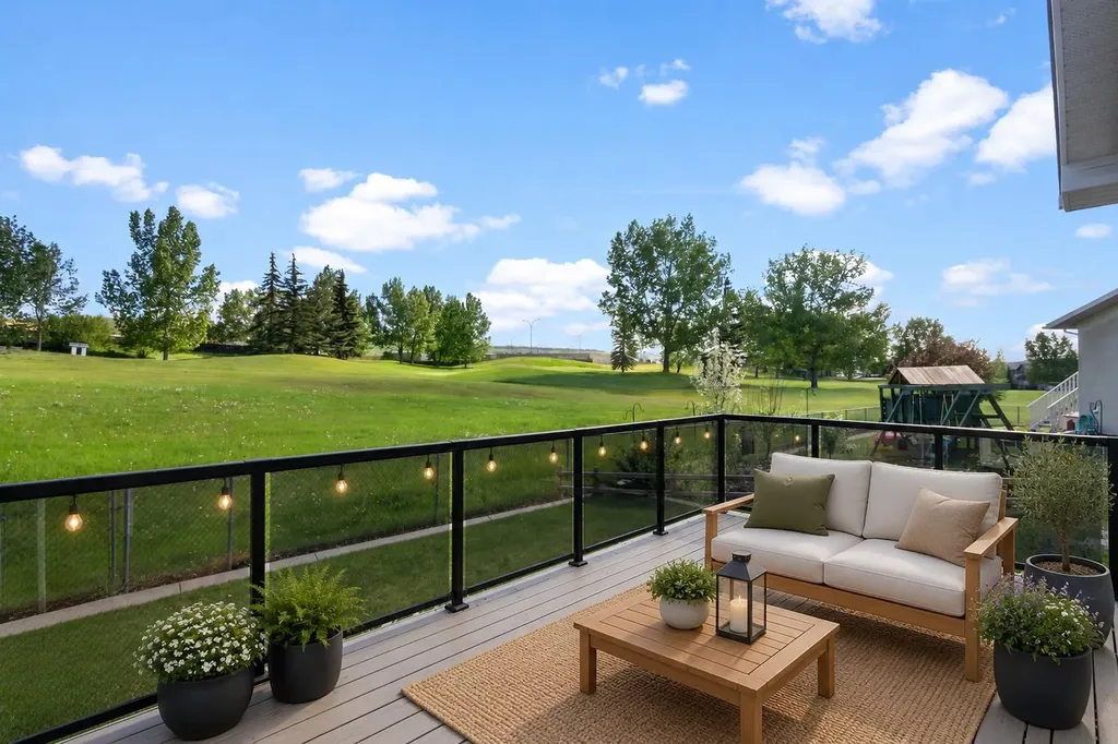 37 Riverview Close Cochrane AB T4C 1K7
