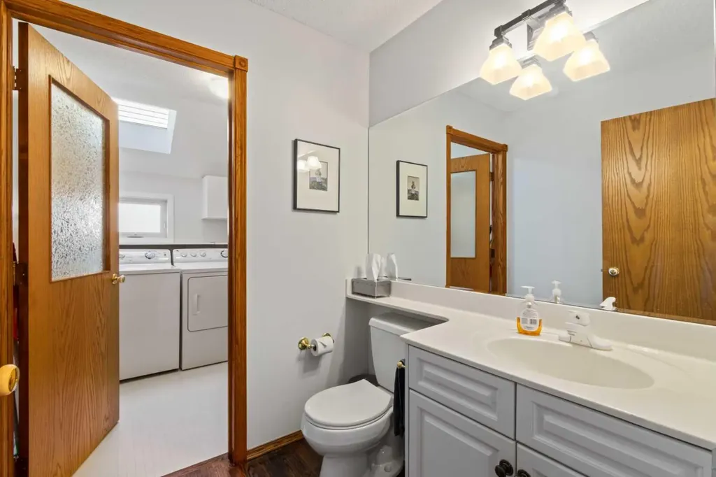 37 Riverview Close Cochrane AB T4C 1K7