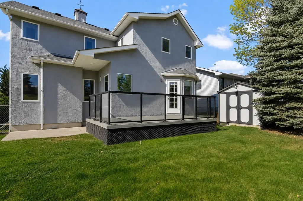 37 Riverview Close Cochrane AB T4C 1K7