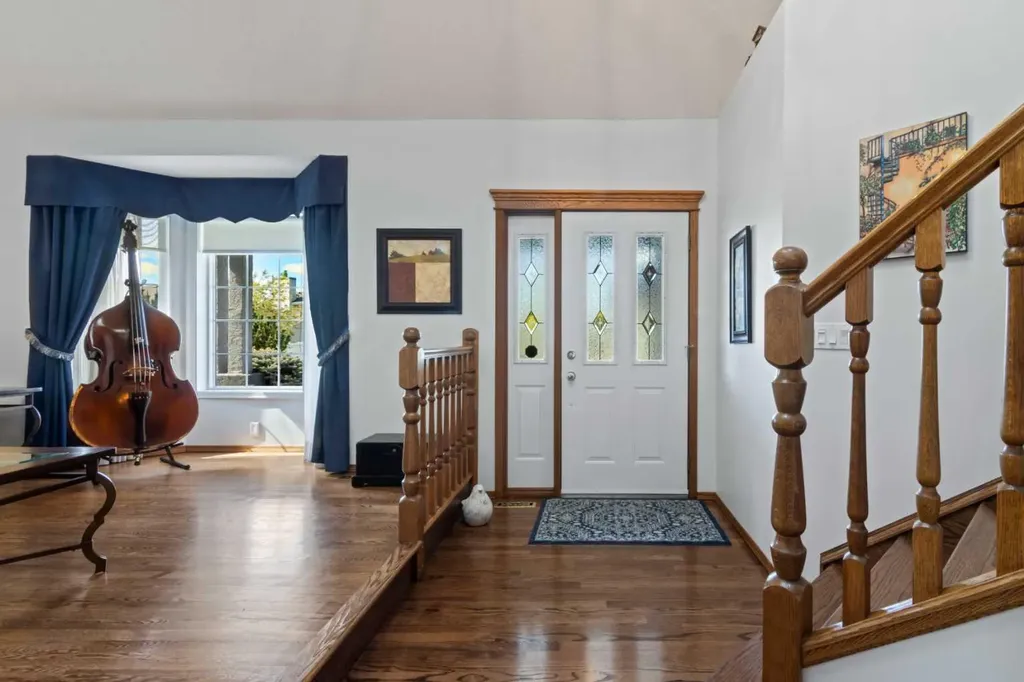 37 Riverview Close Cochrane AB T4C 1K7