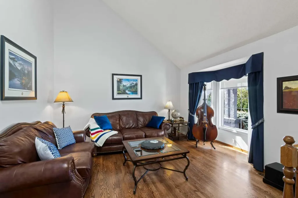 37 Riverview Close Cochrane AB T4C 1K7