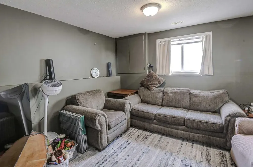 1625 15a Street Didsbury AB T0M 0W0