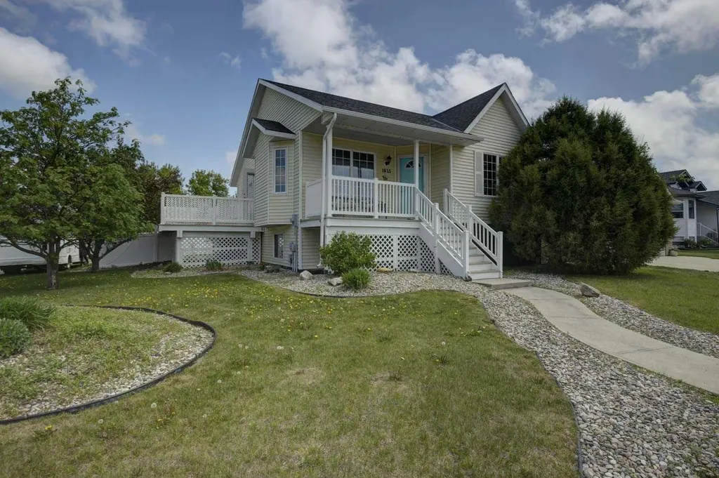 1625 15a Street Didsbury AB T0M 0W0