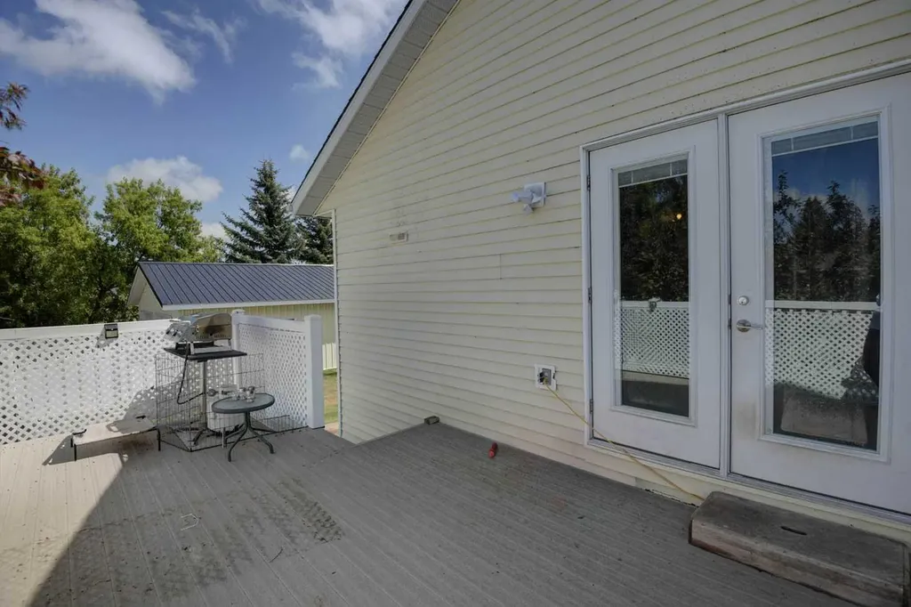 1625 15a Street Didsbury AB T0M 0W0