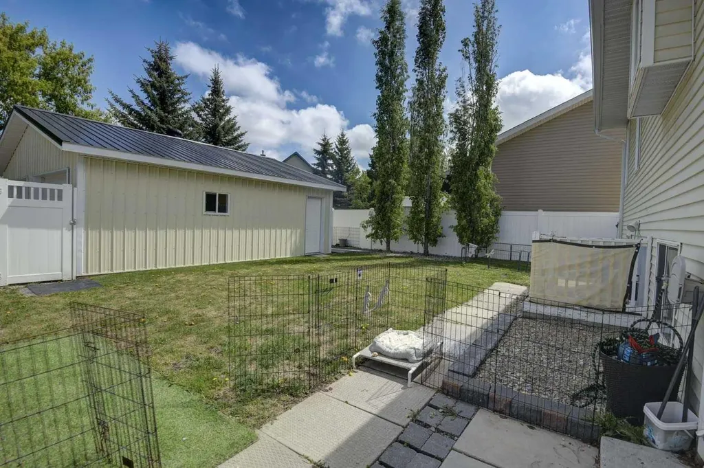 1625 15a Street Didsbury AB T0M 0W0